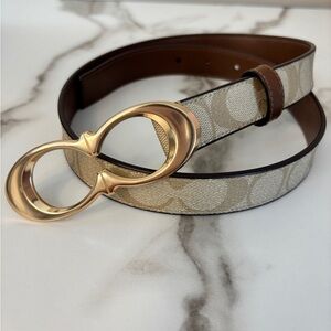 Women coach cream belt size M